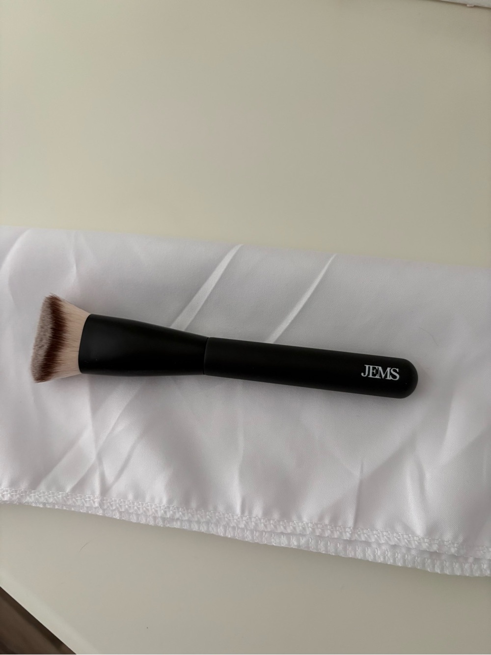 JEMS Foundation Brush